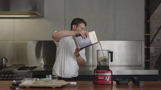 How to make Garden Pesto with the KitchenAid® Pro Line® Blender смотреть онлайн
