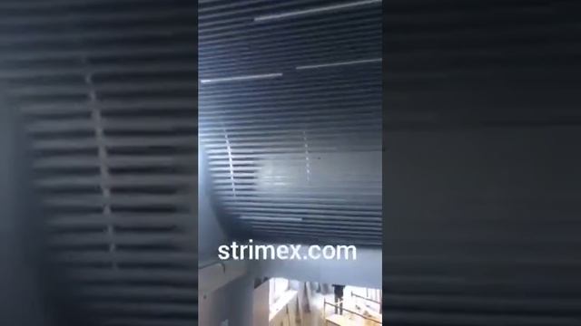 Кубообразный реечный подвесной потолок производства Стримэкс смотреть онлайн