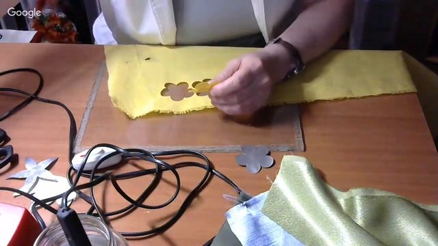 Мастер класс. Гильоширование. Цветы из ткани. Часть 1. смотреть онлайн