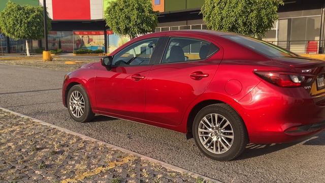 MAZDA 2 Y SU ENGREIDO AHORRO DE COMBUSTIBLE смотреть онлайн