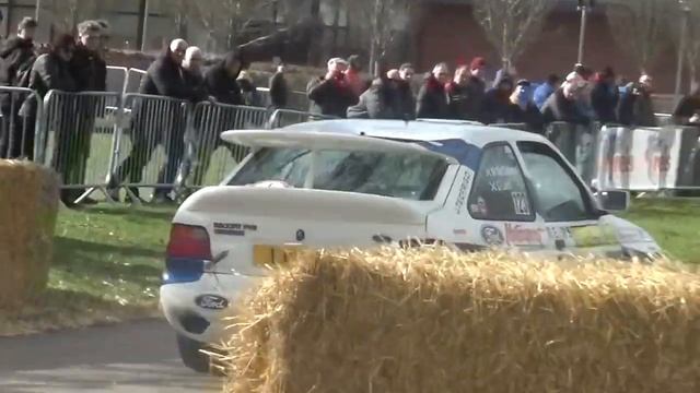 Race Retro 2023: Ford Escort RS Cosworth Group A rally car heads off the startline смотреть онлайн