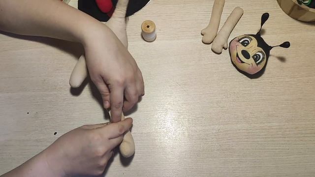 DIY | Божья коровка из ткани | пошаговый мастер класс смотреть онлайн