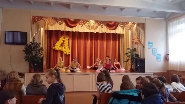 Танцевальная аэробика (Red Velvet - Happines) смотреть онлайн