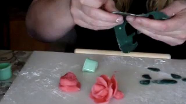 Make Marzipan Roses смотреть онлайн