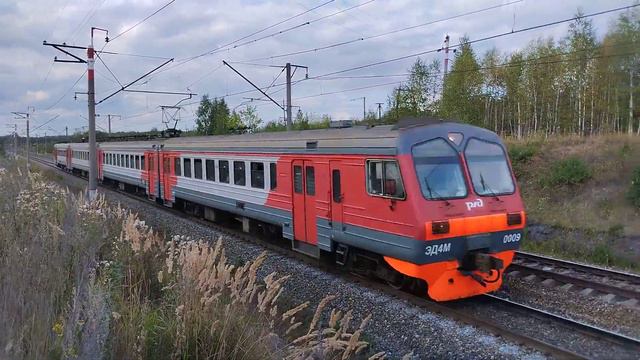 Электропоезд ЭД4М-0009 Екатеринбург пасс-Каменск Уральский следует по перегону Кольцово-Арамиль смотреть онлайн