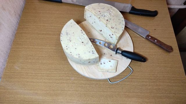 сыр Том с розовым перцем смотреть онлайн