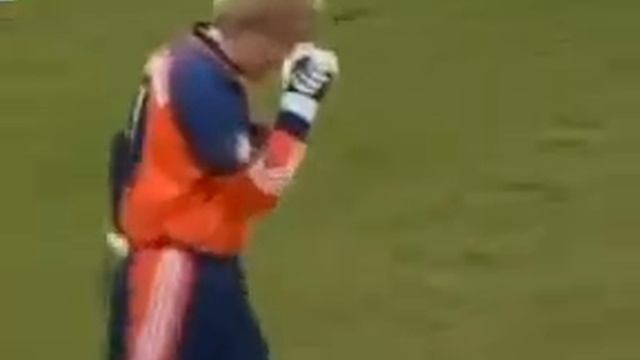 Единственный гол, который Оливер Кан/Oliver Kahn забил в чужие ворота, 2001г. смотреть онлайн