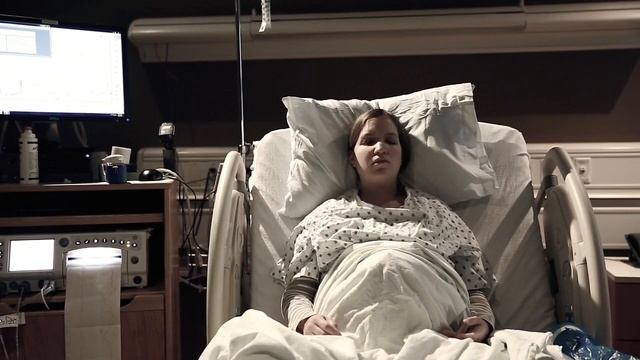 В роддоме АНЯ вела себя НЕАДЕКВАТНО. Всё кричала: «УБЕРИТЕ от меня эту УРОДКУ! Видеть её не хочу! смотреть онлайн