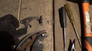 Замена задних тормозных колодок Akebono на RAV4, 1 поколения.