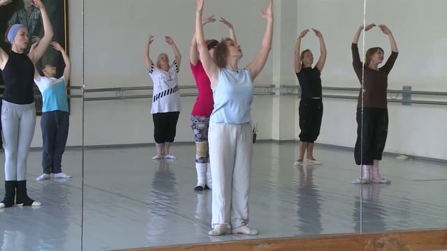 662 Постановка корпуса и рук в классическом танце. Татьяна Духовская, Санкт-Петербург смотреть онлайн