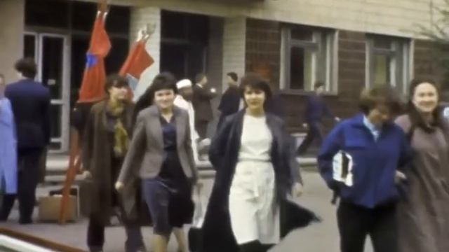 Донецкий медицинский институт. Посвящение в студенты. Любительские съемки. 1982 год смотреть онлайн