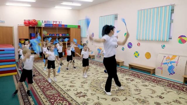 ФЛЕШМОБ в ГККП ясли-сад Ивушка, посвященный празднику Дня Республики Казахстан смотреть онлайн
