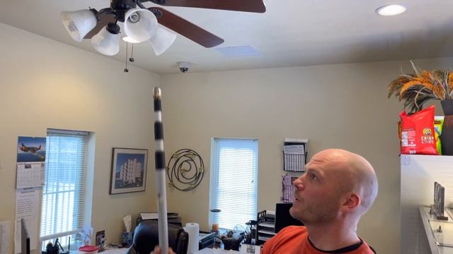 Lightbulb broken off in socket. Best way to remove. Easy Hack! смотреть онлайн