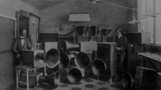 Luigi Russolo: Serenata per intonarumori e strumenti смотреть онлайн