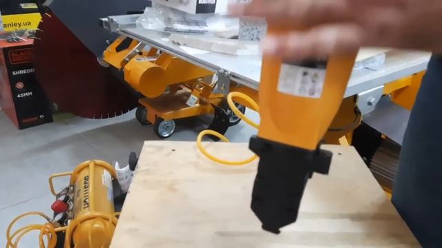 Степлер пневматический BOSTITCH CF15 1 E смотреть онлайн
