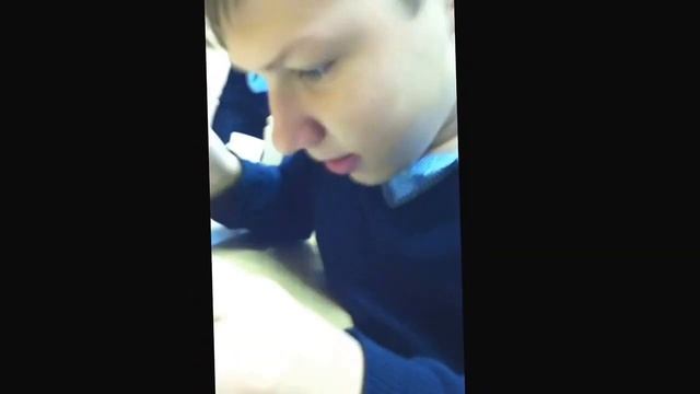 Артем срет через рот