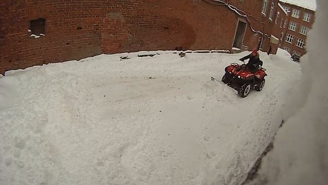 Уборка снега на квадроцикле смотреть онлайн
