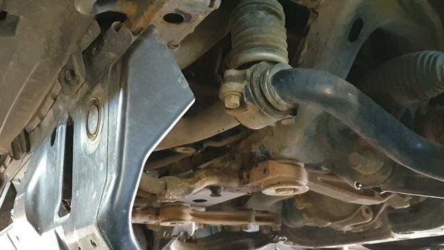 LC150 c KDSS и модернизированные втулки. Непрофессиональный развод на замену втулок стабилизатора. смотреть онлайн