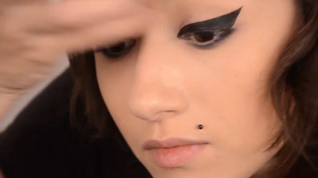 Видные стрелки для нависшего века. смотреть онлайн