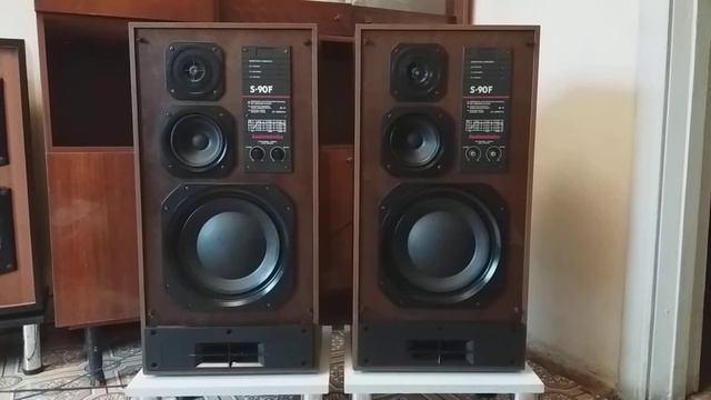 Radiotehnika S90F Hi-Fi USSR Madonna /// insta: vintage_audio_almaty смотреть онлайн