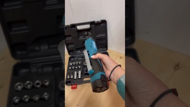 Угловой гайковерт Makita WR100D смотреть онлайн
