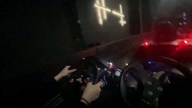 АКУЛИЧ ЕЕ МАМА И БЕМРО КАТАЮТСЯ НА КАРТИНГЕ | ИРЛ СТРИМ смотреть онлайн