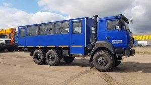 Вахтовый автобус на шасси бескапотного УРАЛ-М (6х6) вместимостью 28 мест для перевозки сотрудников.