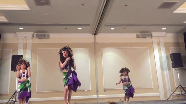 Leilani dancing to Tiare Tahiti June 2 2017 смотреть онлайн
