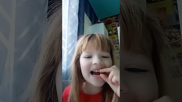 Я съела один кусочек корма мне если честно вообще не понравилось??? смотреть онлайн