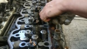 Как снять форсунку ДВС CUMMINS  за две минуты