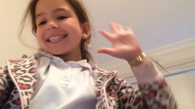 Lolo’s Pinkalicious book review смотреть онлайн