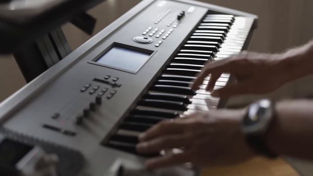 Vintage TRITON Really Sound Better Than Modern KORG KROSS? смотреть онлайн