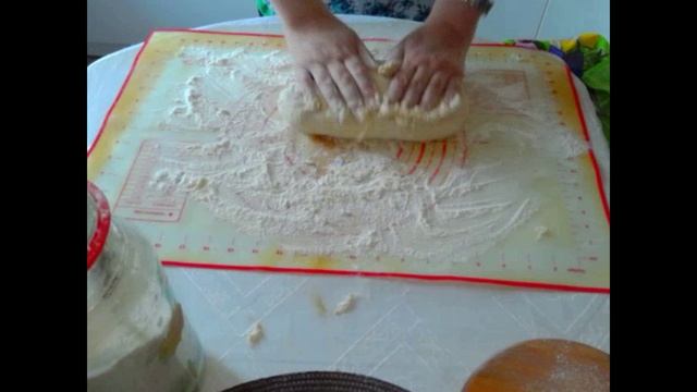 БУЛОЧКИ С МАЛИНОВЫМ ВАРЕНЬЕМ!! ПОДРОБНОСТИ ПРИГОТОВЛЕНИЯ ТЕСТА!!