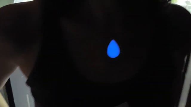 Кулон "Капля" с синим свечением в темноте смотреть онлайн