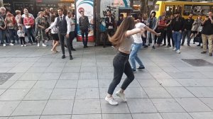 Грузинская девушка танцует лезгинку .mp4