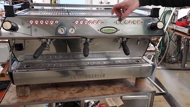 28418 Kaffe/espressomaskin La Marzocco GB5 trippel смотреть онлайн