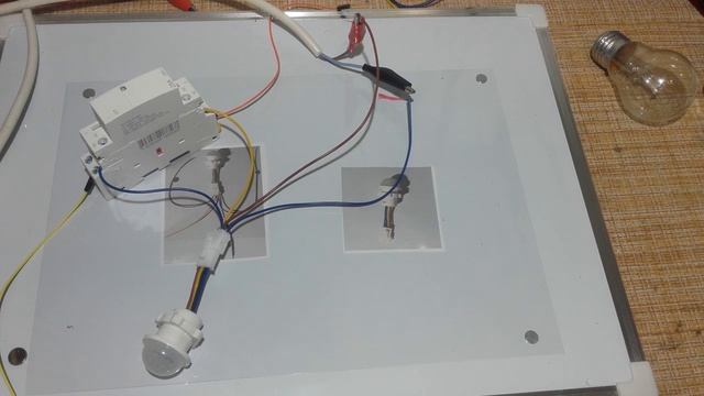 Как подключить PIR "датчик движения" HW06A смотреть онлайн
