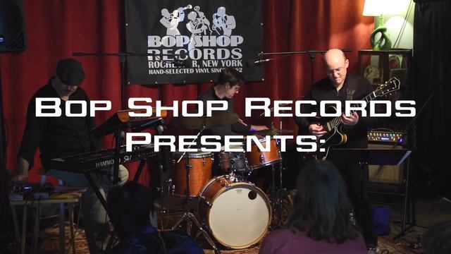 Brian Charette Trio at Bop Shop Records смотреть онлайн
