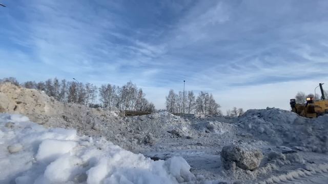 Убрали снег и лёд с дороги. Автогрейдер, Шнекоротор, Погрузчики.