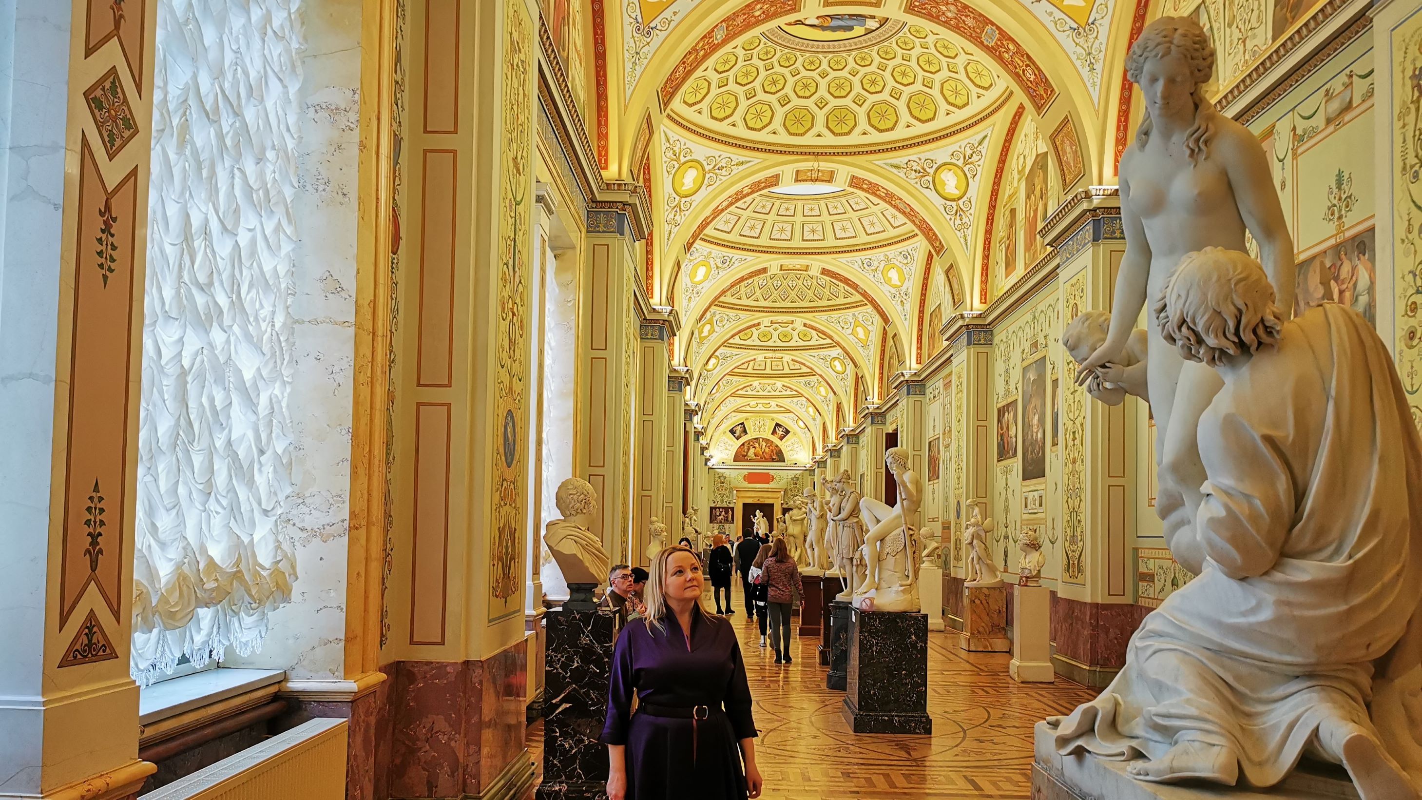 Амур, оживляющий поцелуем Психею. Три грации. Кающаяся Мария Магдалина. Скульптуры. Эрмитаж смотреть онлайн