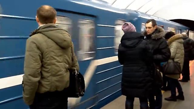 Вагон прямоугольный приехал на Пролетарскую смотреть онлайн