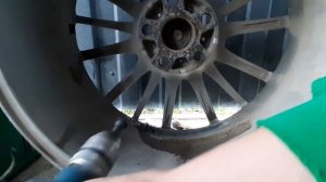 Как легко убрать клей после грузиков на дисках