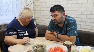 МУКБАНГ Больные на голову люди пишут жалобы на 12 летнего ребёнка.