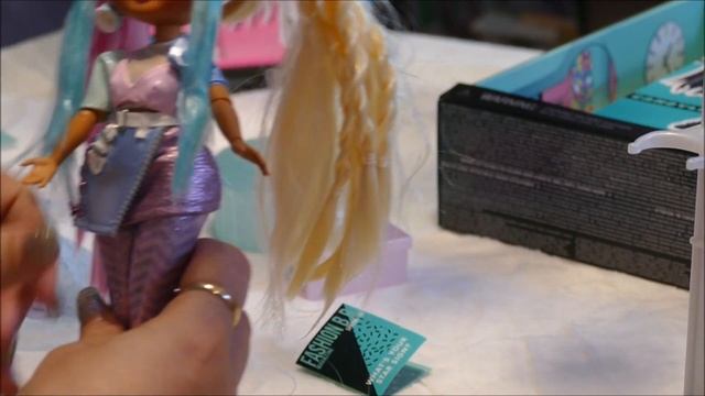 Doll Week, LOL Surprise OMG Surprise Series 2 and Lights Candylicious and Groovy Babe Doll Review смотреть онлайн