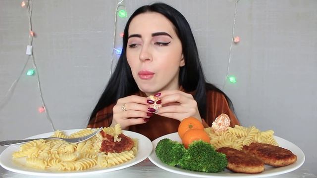 МОЕ ЛЕЧЕНИЕ РОАККУТАНОМ / АЙКА МУЖИК / MUKBANG / asmr Ayka Emilly смотреть онлайн