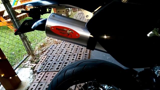 Suzuki DRZ400SM Stock Exhaust Vs Barkers