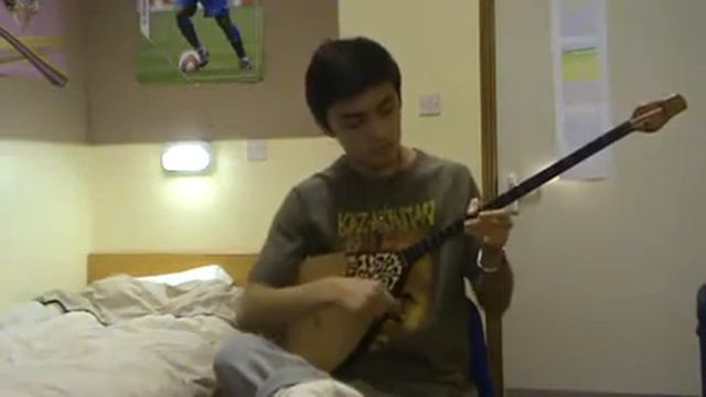 Azamat Kenes домбыра.