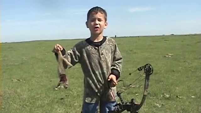 Deadly Varmit hunter with a bow @ age 5 смотреть онлайн