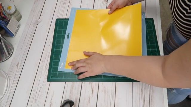 HOW TO MAKE VINYL DECALS (For Beginners) w/ Cricut Explore Air 2 смотреть онлайн
