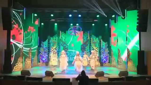 хореографический коллектив "Рассвет" танец "У реки" смотреть онлайн